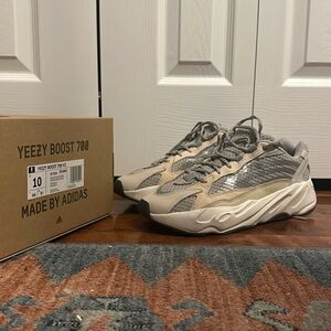 Adidas Yeezy Boost 700 V2 Cream US 10